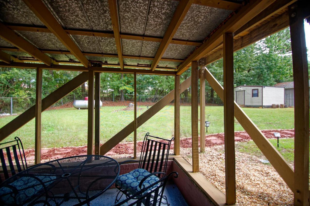 Pine Forest Zen Cottage - 10 Min To Fort Bragg Fayetteville Exteriör bild